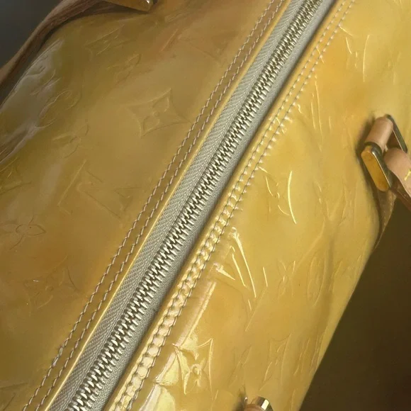 Louis Vuitton Monogram Vernis Papillon bag - Picture 16 of 17